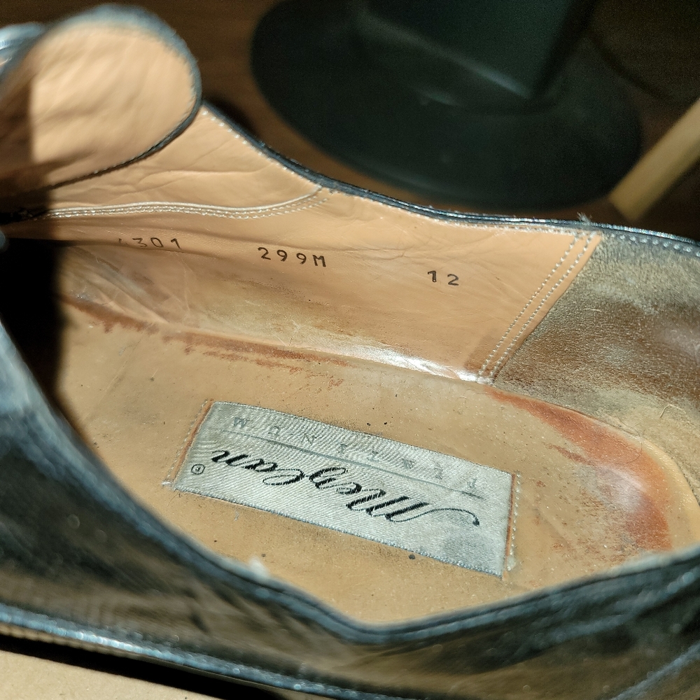 Shoes - Picture 3 of 6